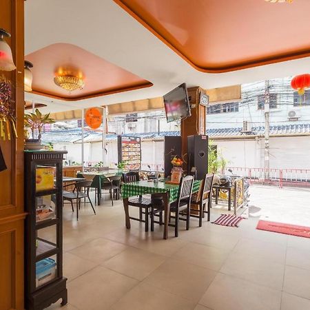 Oyo 126 Patong Station House Hotel Bagian luar foto